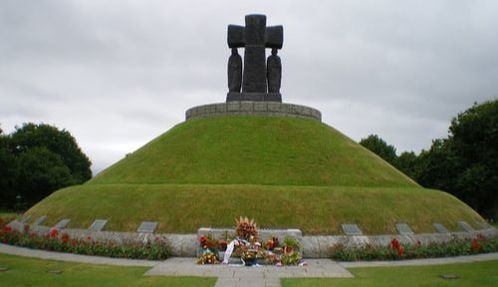 dday-normandy-guide - cimetière allemand la cambe dday-normandy-guide - cimetière allemand la cambe